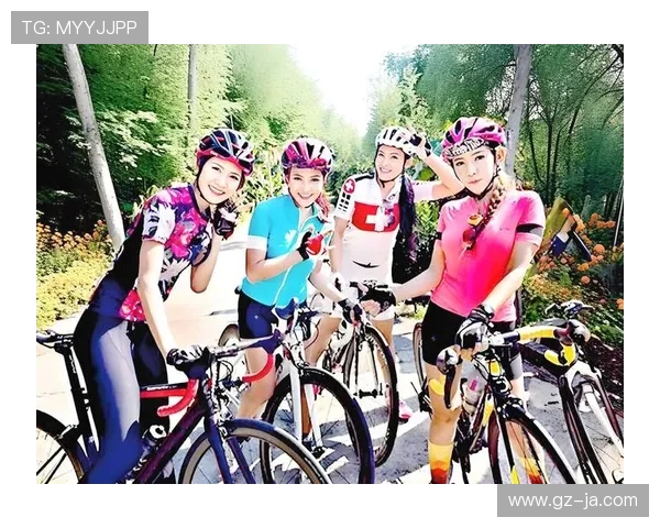 自行车选手比赛中的雷霆万钧